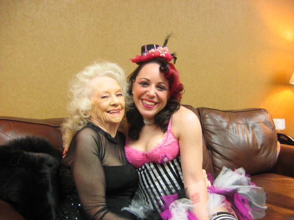 4863_1101077656252_1706068_n